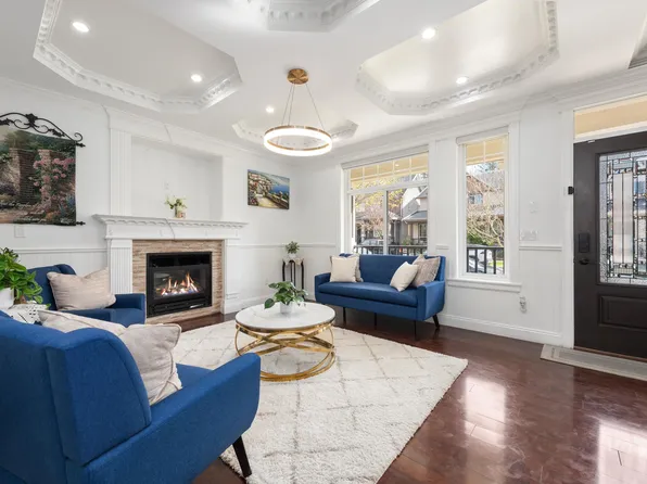 5883 131a St, Surrey, BC V3X 0E4