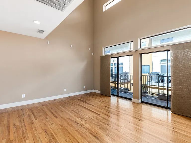 4124 Spencer St — Photo 21