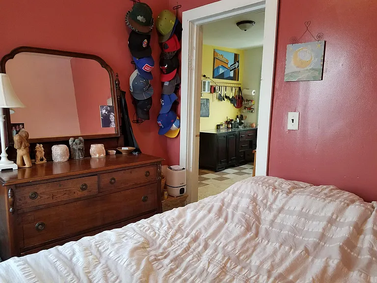 2830 W Armitage Apartment — Photo 6