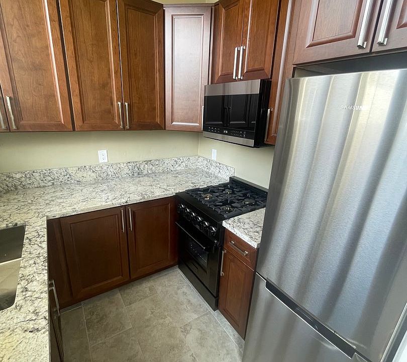 1st image of 563 22nd St APT 1F