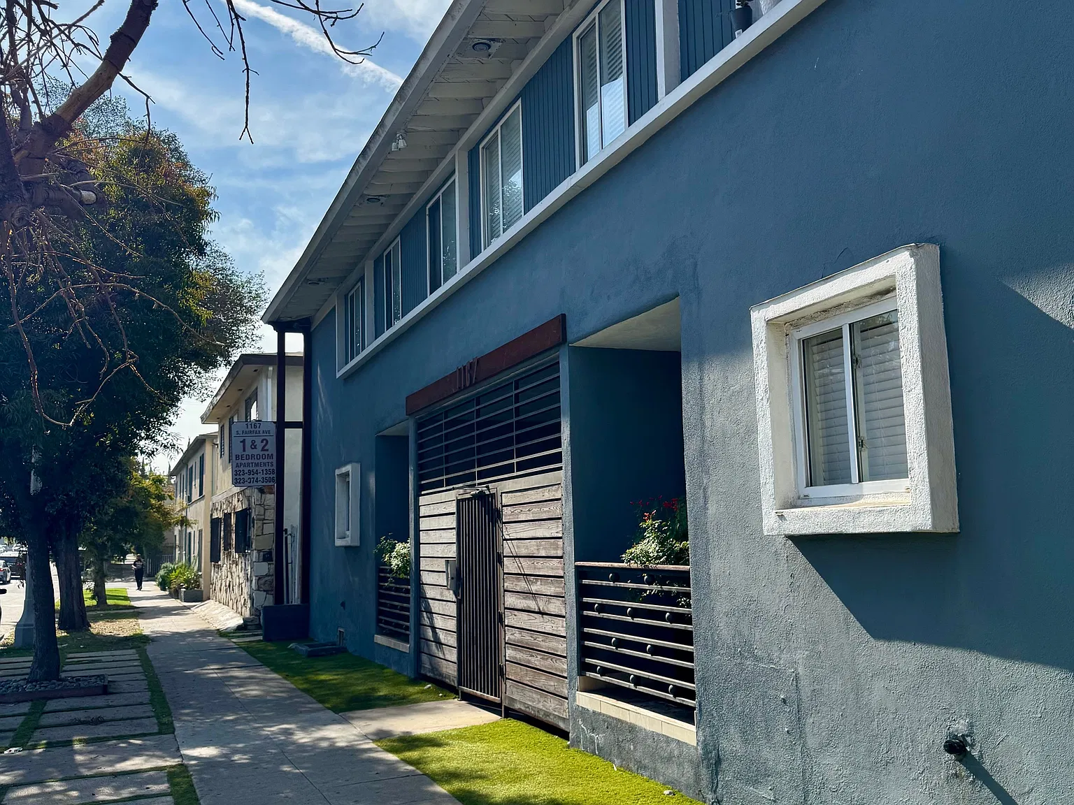 1167 So. Fairfax Apts. — Photo 2