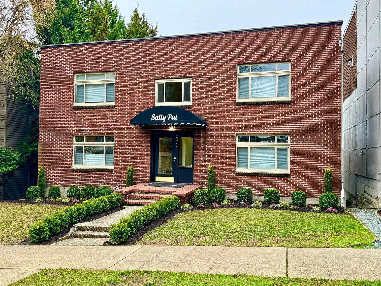 Sally Pat Apartments — Photo 4