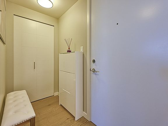 4th image of 2888 Cambie St #611