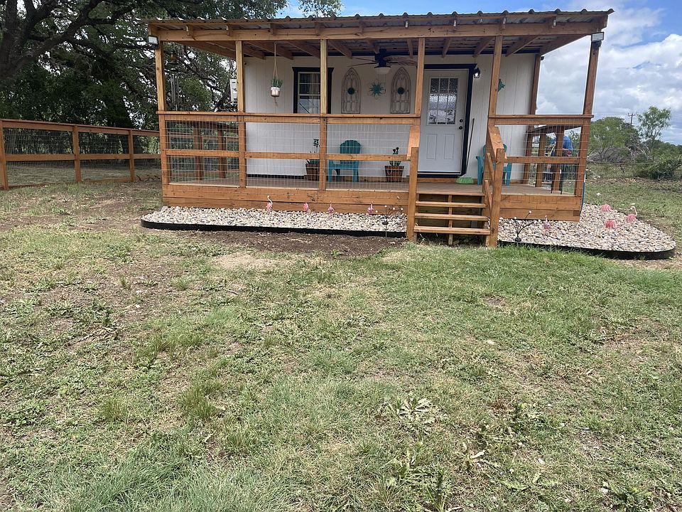 1st image of 179 Bandera Dr