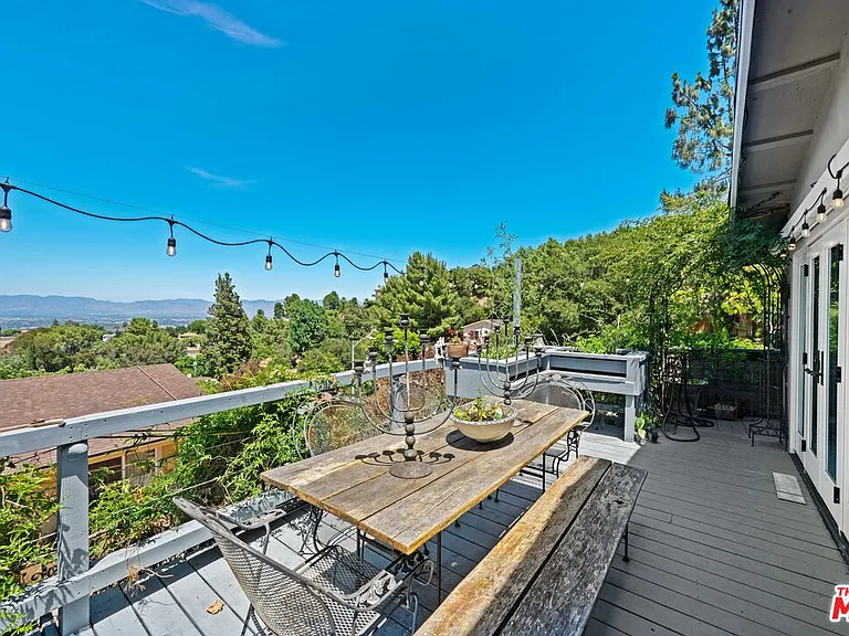 16582 Calneva Dr — Photo 33