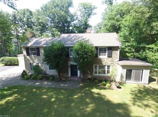 35651 Maple Grove Rd, Willoughby, OH 44094