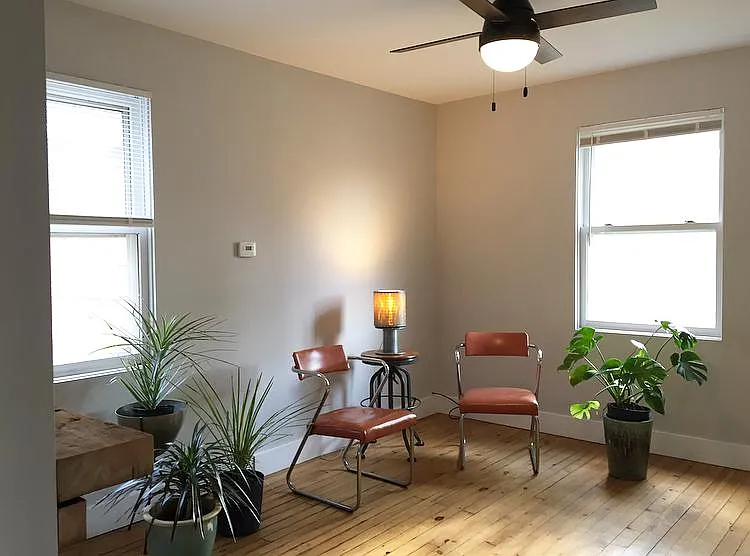 2301 W 11th St — Photo 3