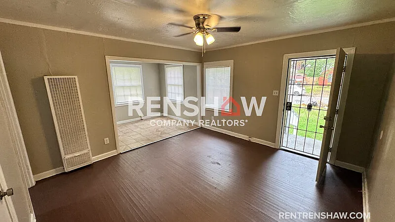 2 bed, 1.0 bath, 821 sqft, $795 — Photo 2