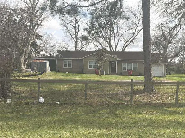 885 County Road 442 Old Hwy #35, Blessing, TX 77419