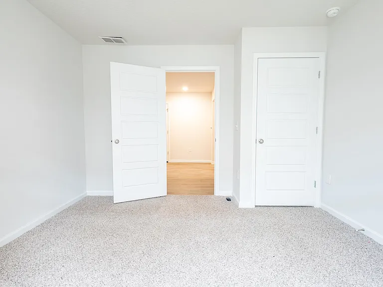 975 Lovebird Ct — Photo 32