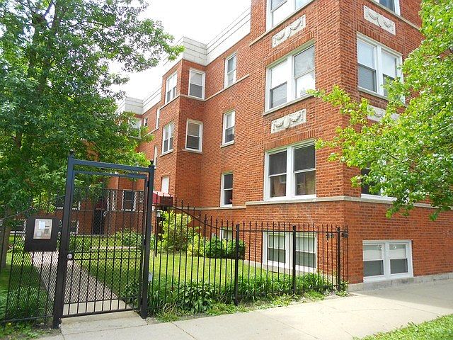 1st image of 3209 W Argyle St APT 1S