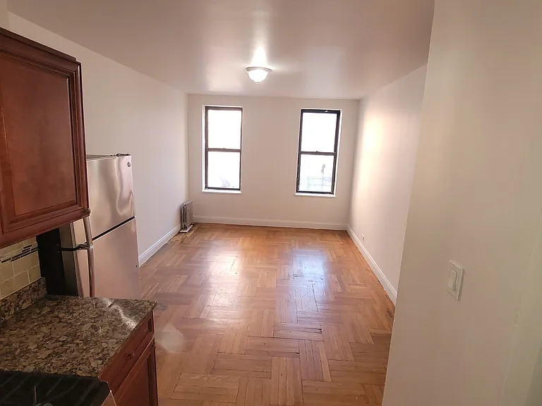 2894 Grand Concourse #G1 — Photo 2