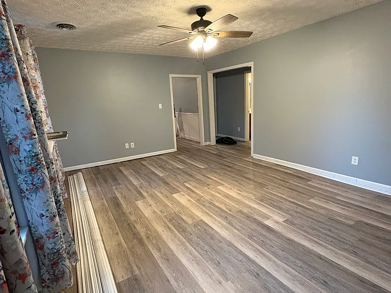 415 W Kentucky Ave — Photo 3