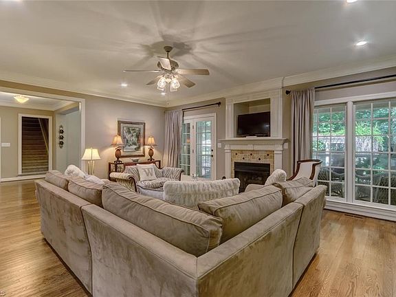 5th image of 6098 Moores Creek Dr