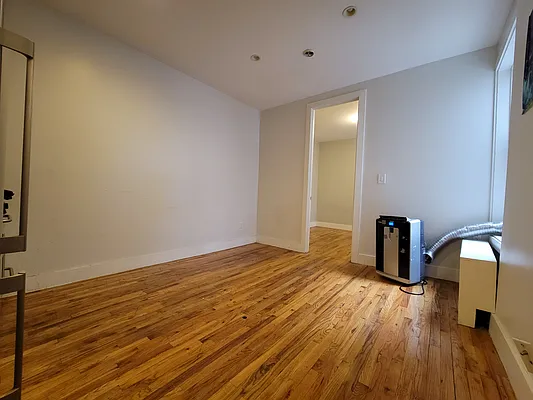 Rented by Lodger Corp | media 16