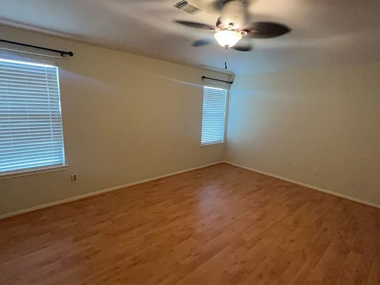 5523 Dapplewood Ln — Photo 3