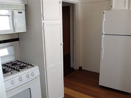 4th image of 315 Bacon St