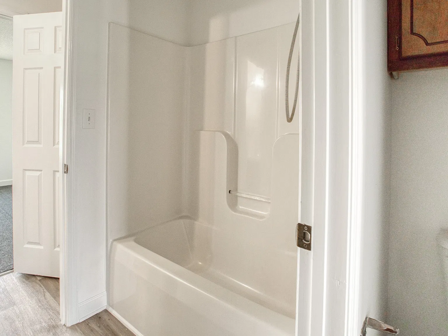 2 bed, 1.5 bath, 1150 sqft, $1,200 — Photo 2