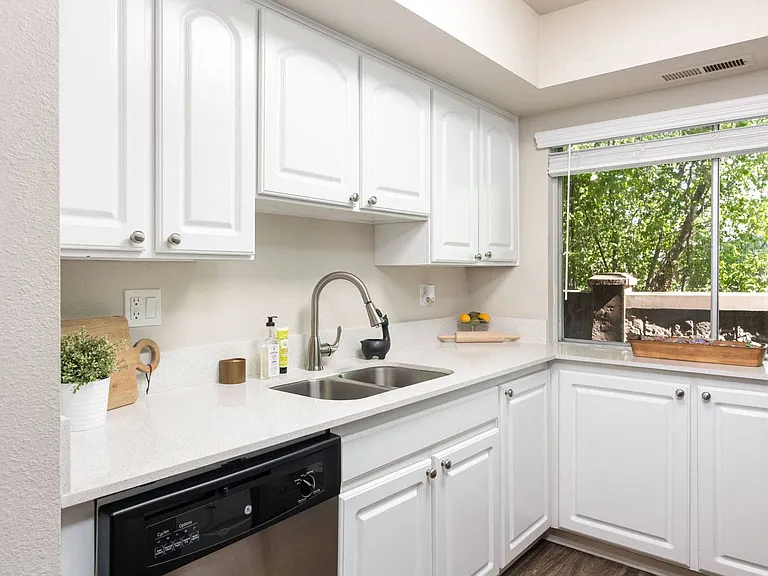 Cobble Creek Apartments — Photo 6
