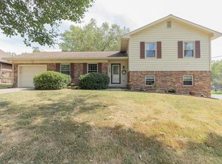 5722 Gardenia Dr, Newburgh, IN 47630