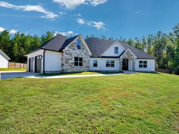 850 Spring Creek Dr, Nacogdoches, TX 75965