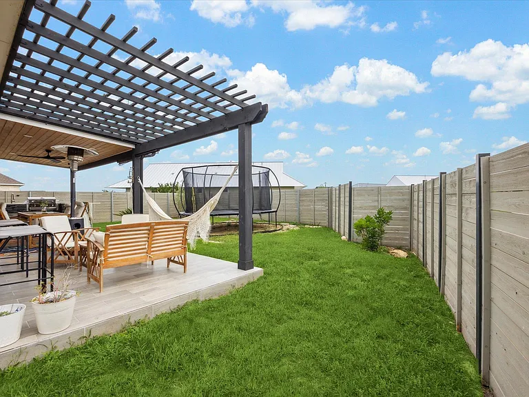 700 Legends Ln — Photo 29