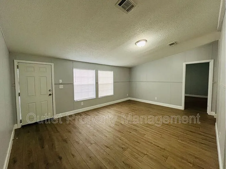 15710 Bermuda St — Photo 3