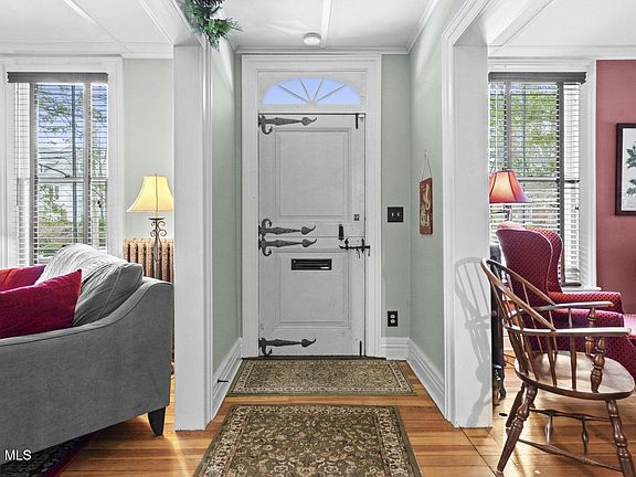 4th image of 1306 Union Street