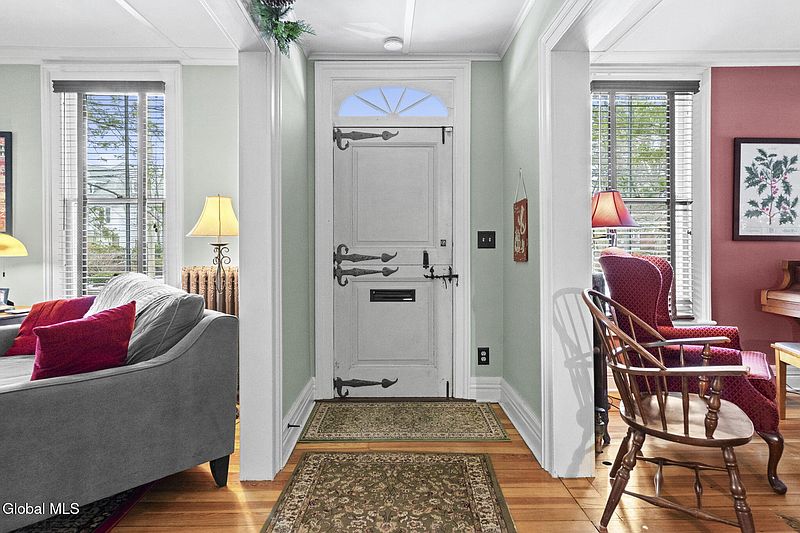 4th image of 1306 Union Street