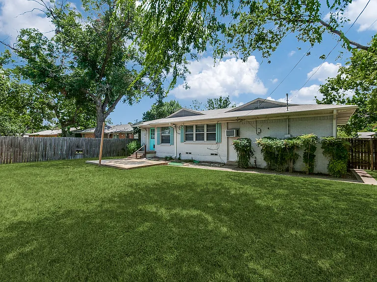406 Vernet St — Photo 22