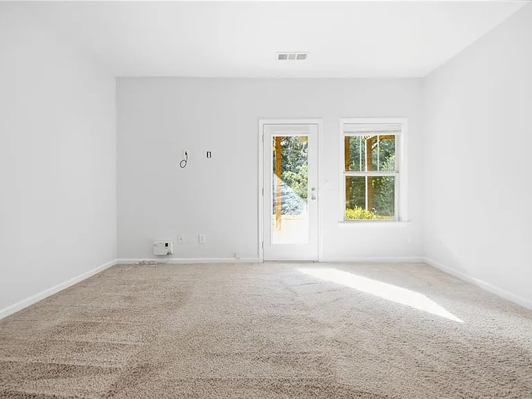 865 Commonwealth Ave SE — Photo 24
