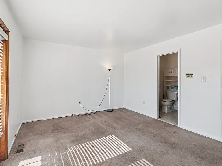 3379 Frederick St — Photo 21