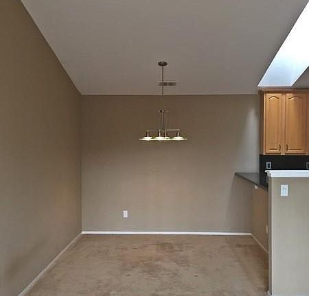 3rd image of 902 Villa Ter