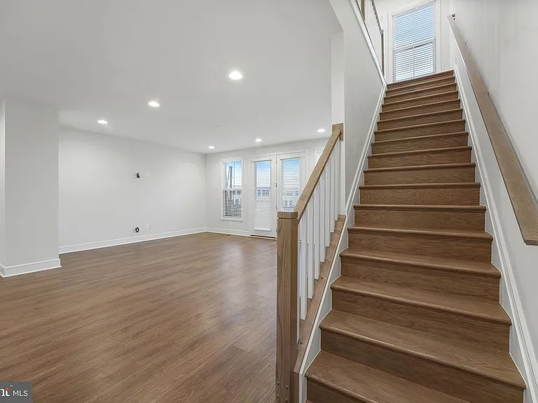 43421 Farringdon — Photo 31