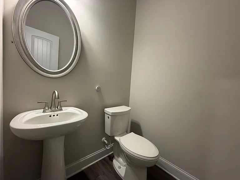 61 N Village Cir — Photo 13