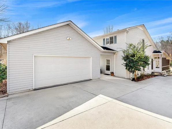 331 Chickasaw Dr, Westminster, SC 29693