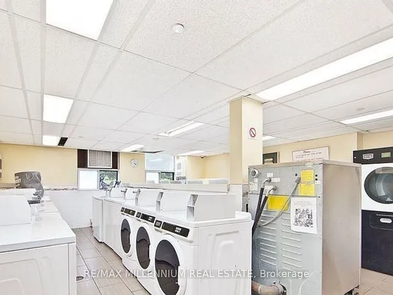 15 Kensington Rd #1512 — Photo 2