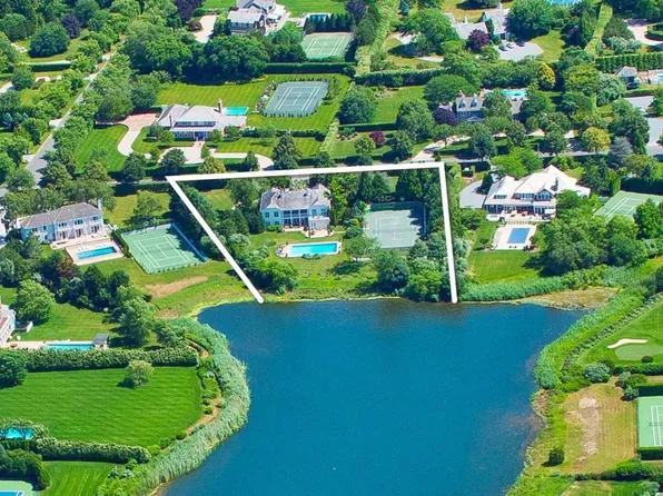 https://photos.zillowstatic.com/fp/707d7e4e7f320fbf27ade908a458f5f3-p_e.webp