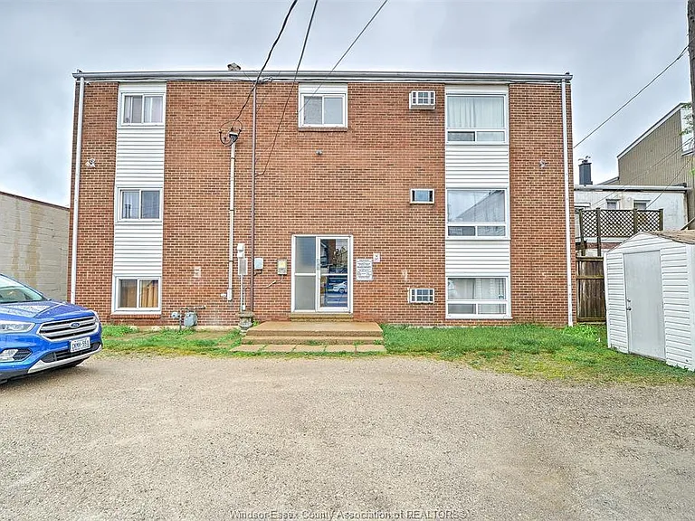 821 Pillette Rd #7 — Photo 6