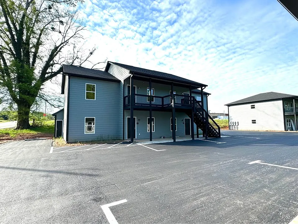 2 bed, 925 sqft, $1,350 — Photo 1