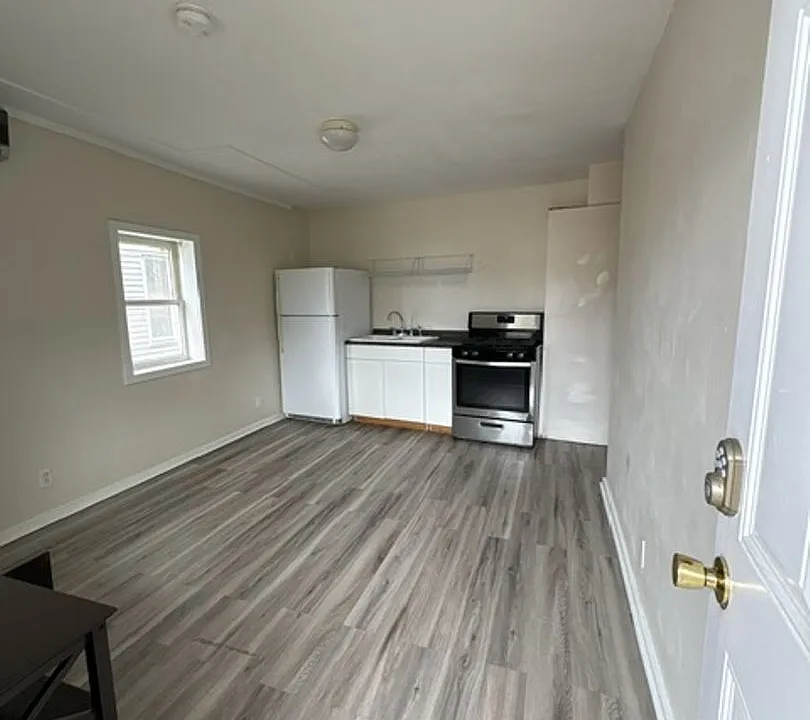 499 Locust Ave