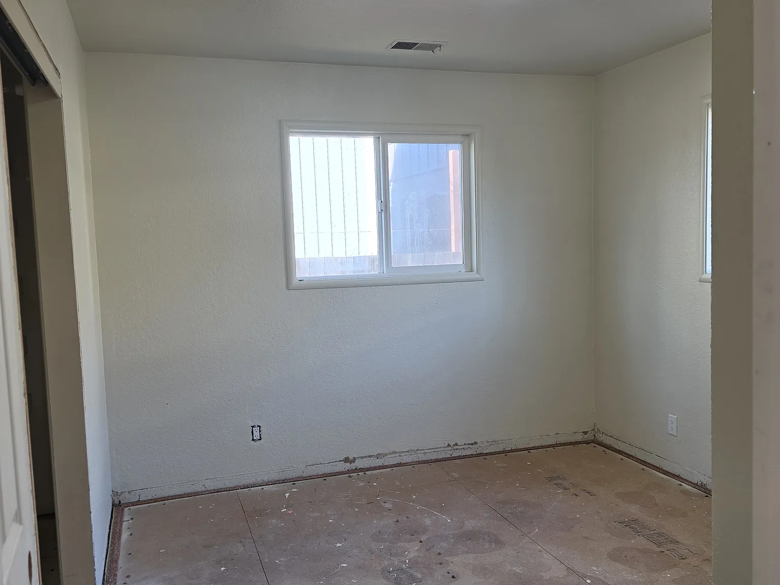 3 bed, 1200 sqft, $3,195 — Photo 4