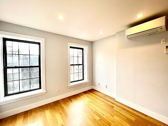 4th image of 11A Spencer Pl APT 3