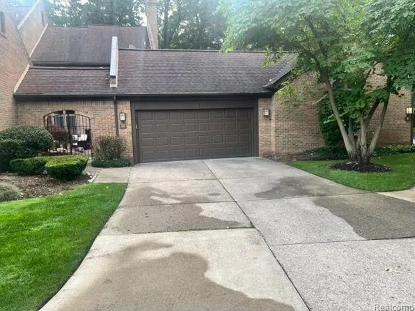 12 Millrace Ct, Dearborn, MI 48126