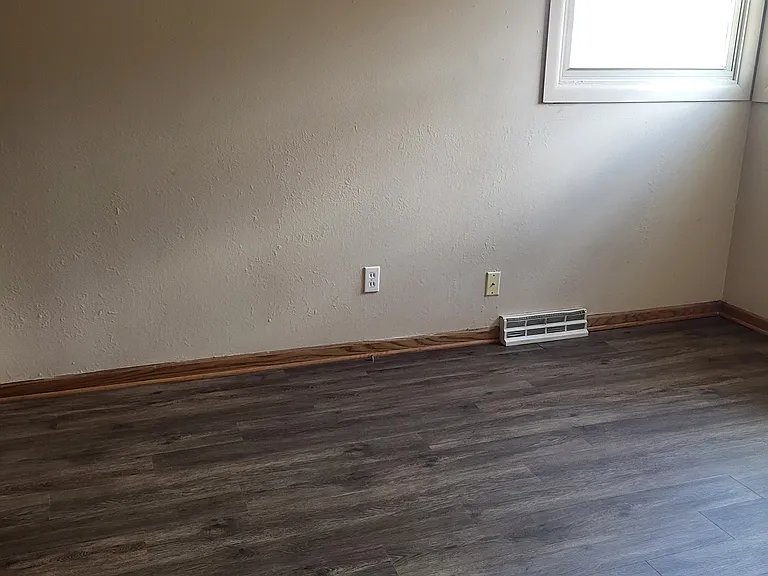 233 E Meade St — Photo 6