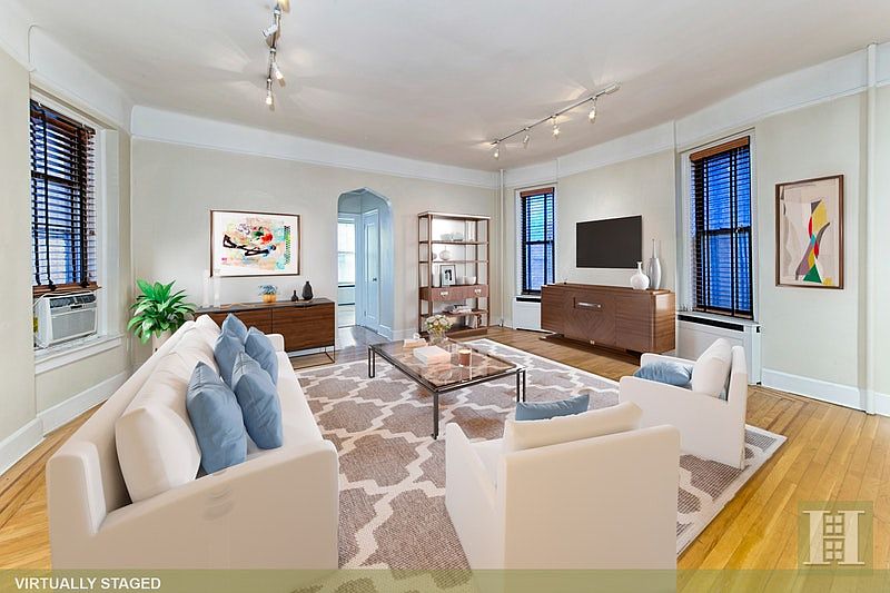 1st image of 250 W 22nd St APT 4C