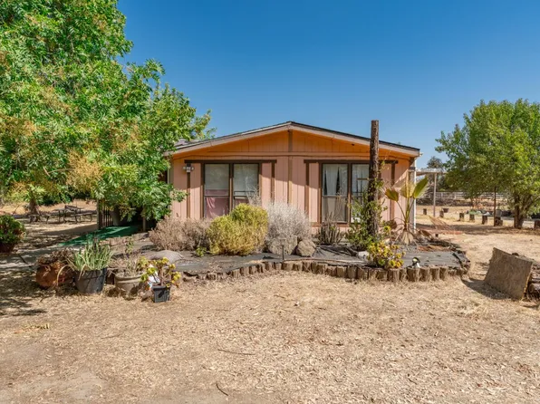 12752 E Robinson Ave, Sanger, CA 93657