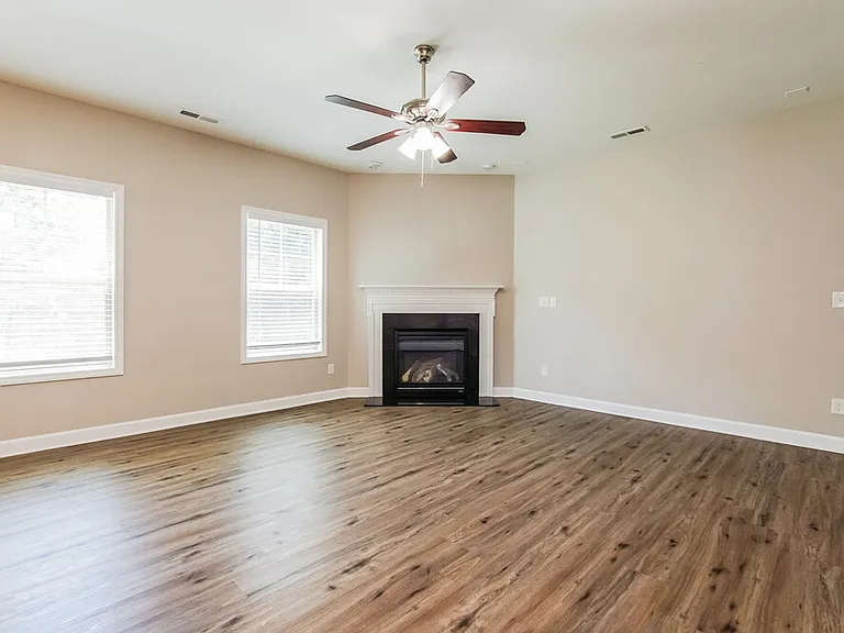 508 McCarthy Dr — Photo 4