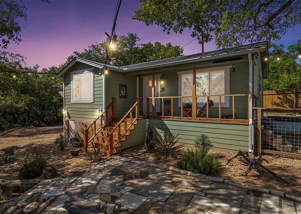 1403 Minnie Dr