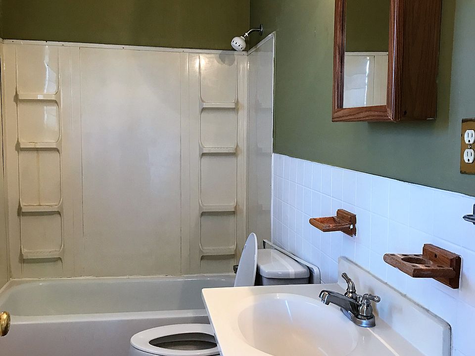 2nd image of 417 Summit St